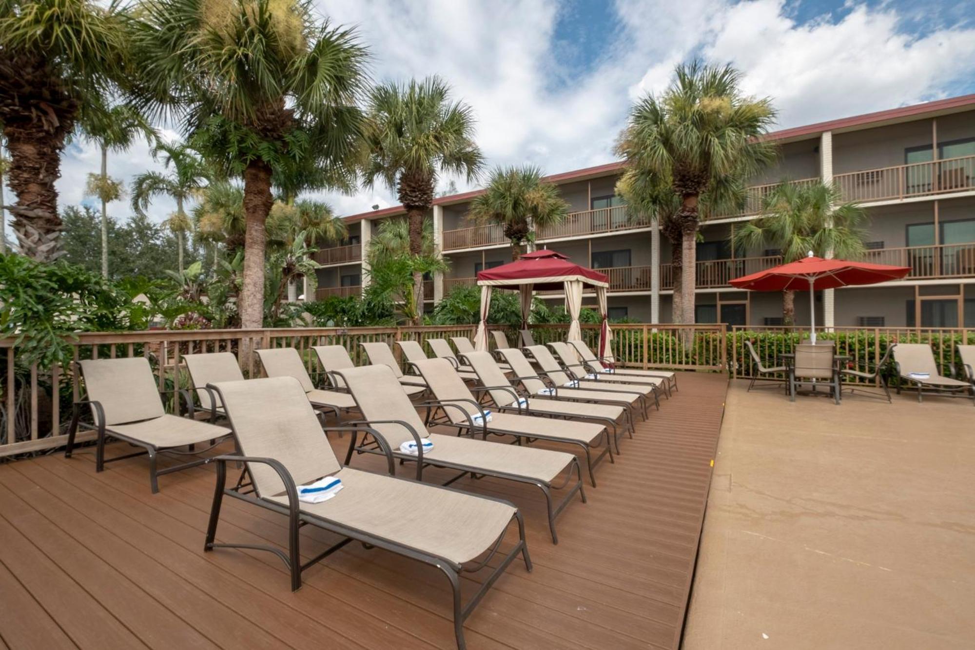 Red Roof Plus+ & Downtown-5th Ave S Hotel North Naples