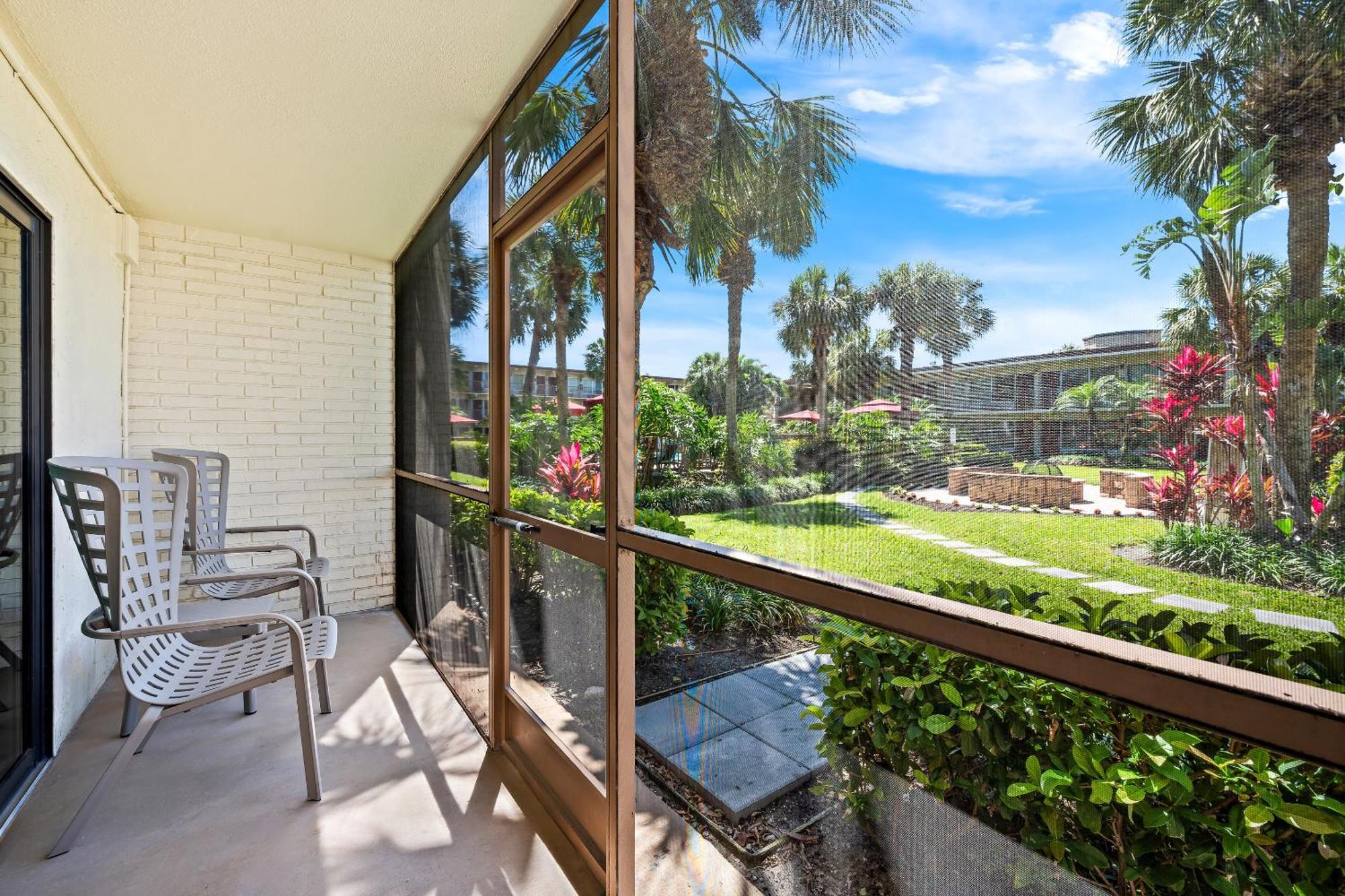 Red Roof Plus+ & Downtown-5th Ave S Hotel Naples