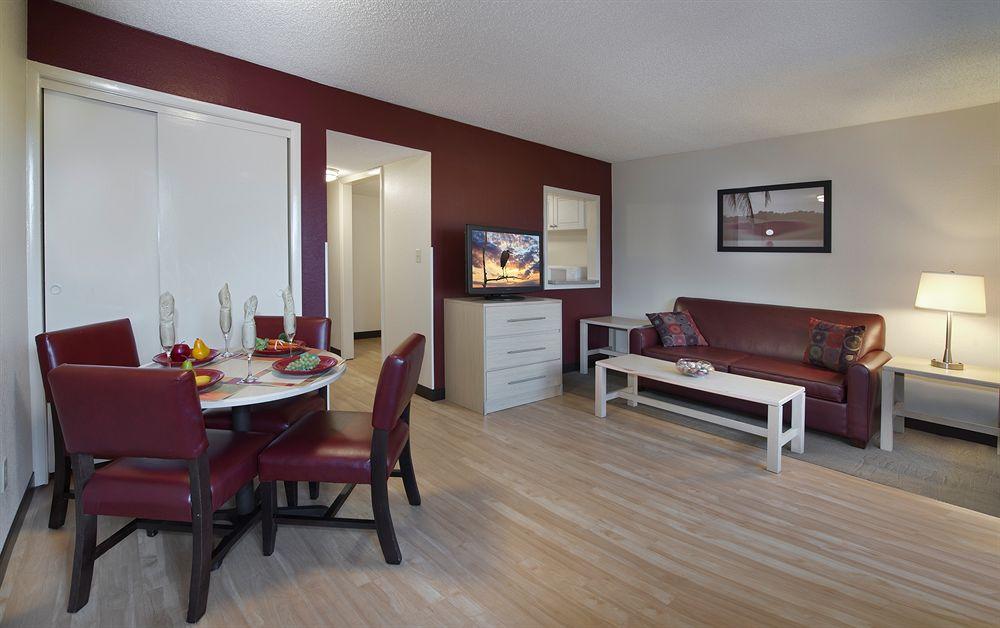 Red Roof Plus+ & Downtown-5th Ave S 3* North Naples