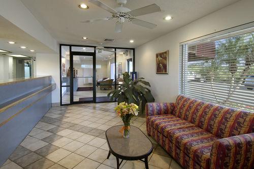 Red Roof Plus+ & Downtown-5th Ave S Hotel North Naples