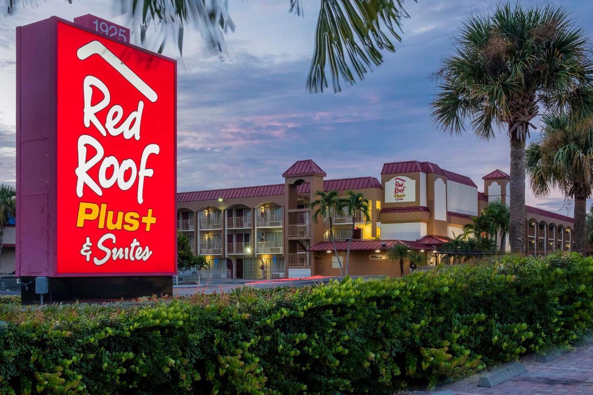 Red Roof Plus+ & Downtown-5th Ave S Hotel North Naples
