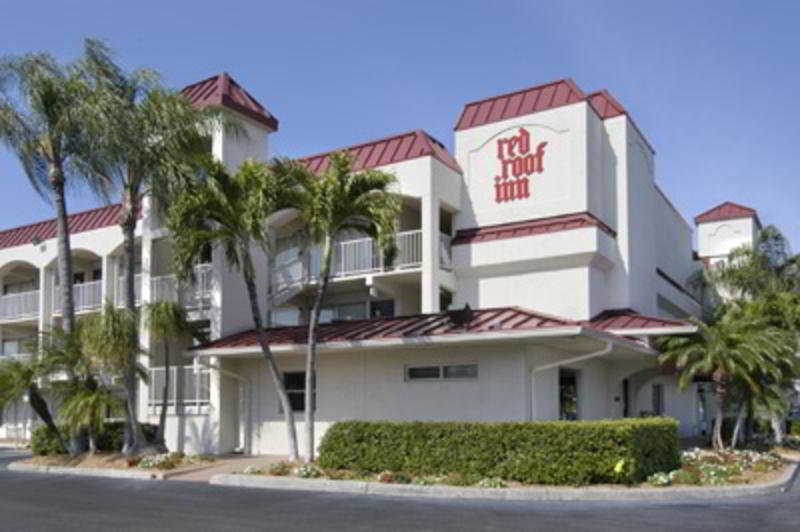 Red Roof Plus+ & Downtown-5th Ave S Hotel