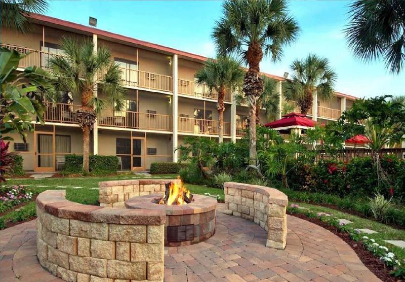 Red Roof Plus+ & Downtown-5th Ave S 3* North Naples